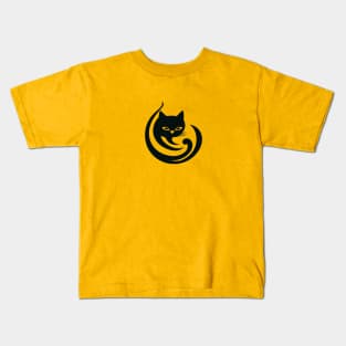 Black cat in circle Kids T-Shirt